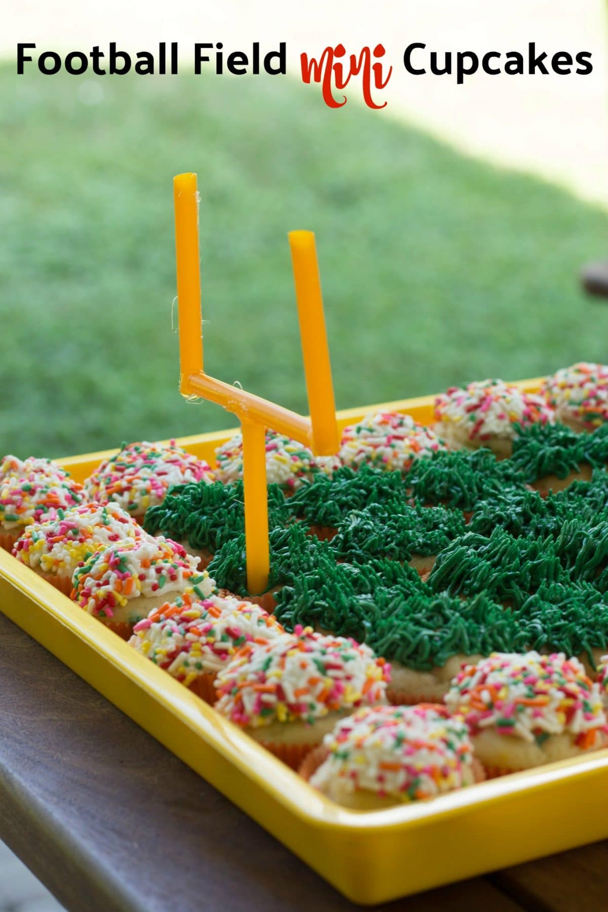 Football Field Mini Cupcakes || Erin Brighton | Super Bowl Party | Football party dessert | desserts | gluten free