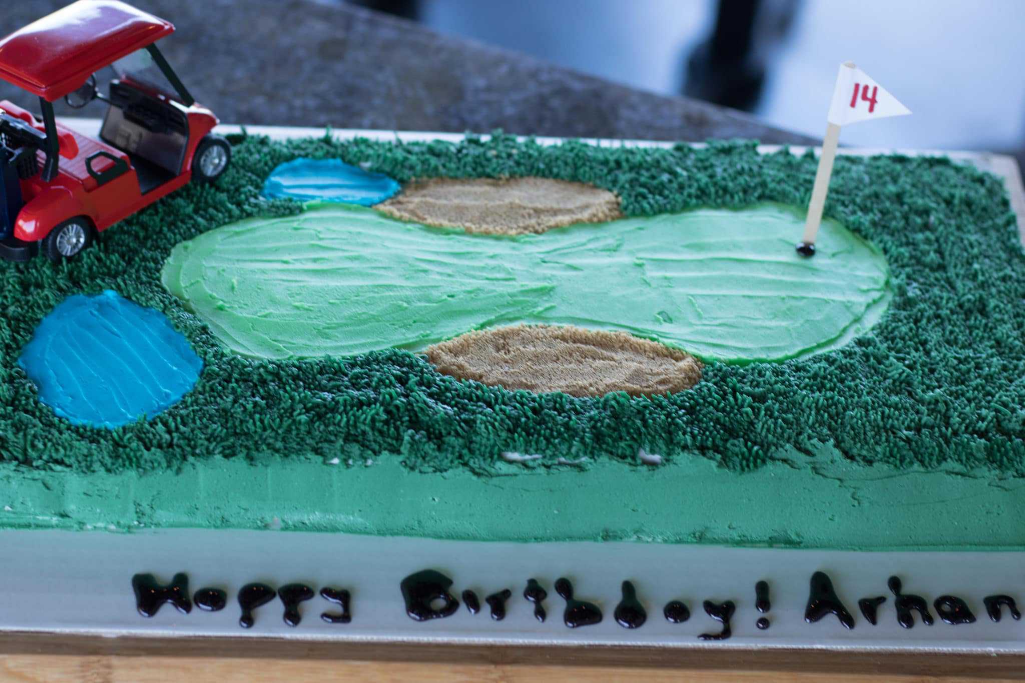 Simple golf course birthday cake