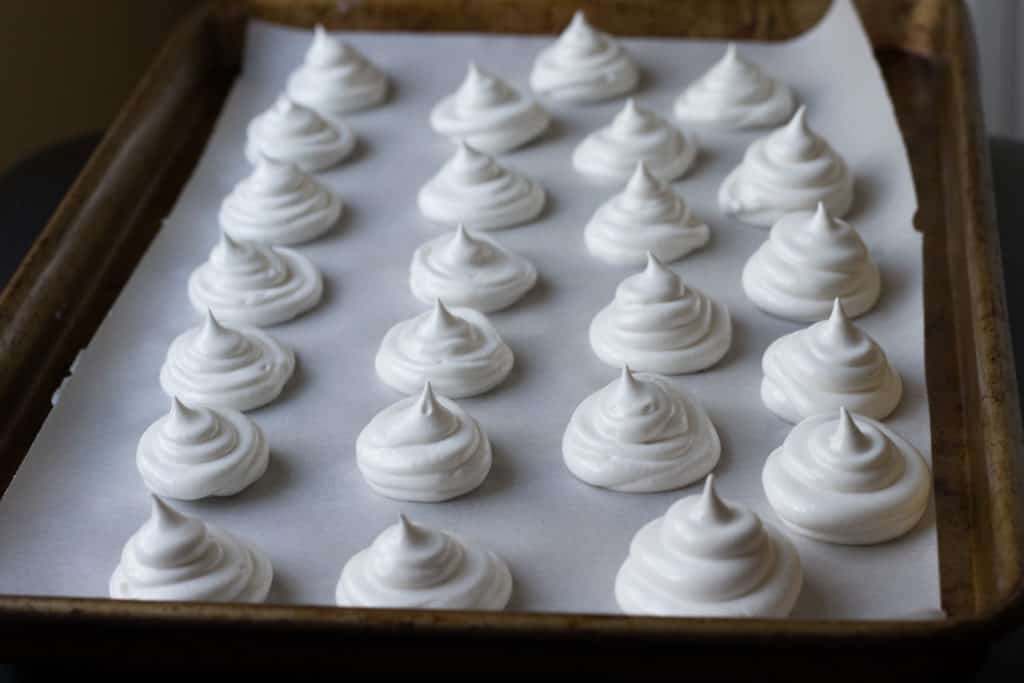 Easy Mini Pavlovas (Aka Meringue Baskets) {Video} - Erin Brighton